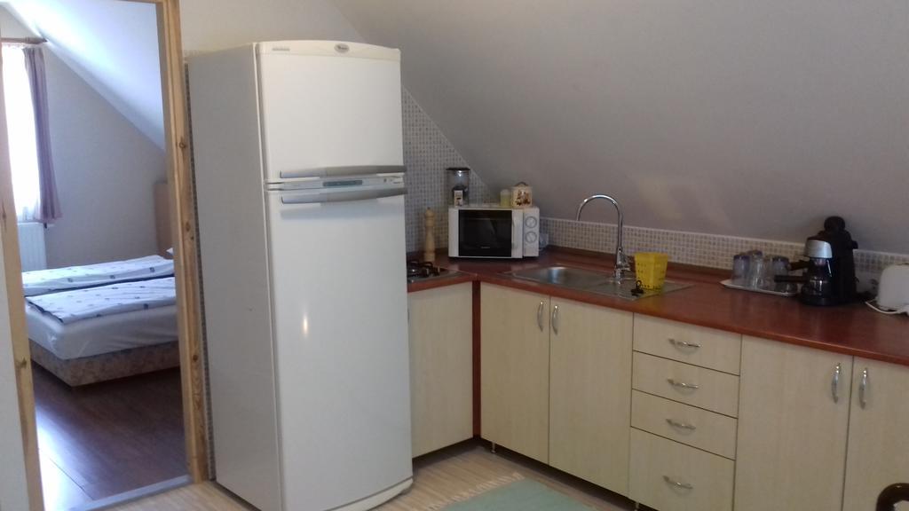 Eszter apartmanház Hajdúszoboszló Exterior foto