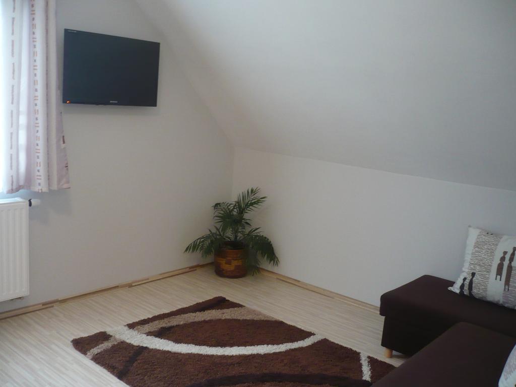 Eszter apartmanház Hajdúszoboszló Exterior foto